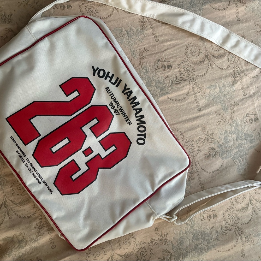 Yohji Yamamoto White and Red Vintage 1996-1997 Crossbody Bag
Never Used‼️